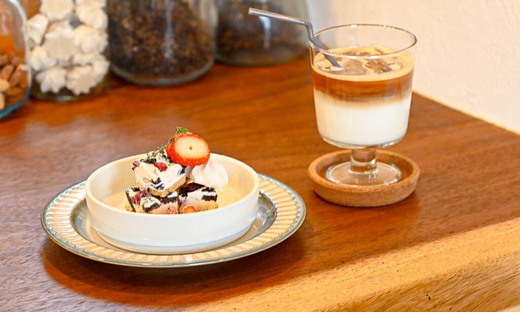 デザートとカフェオレ